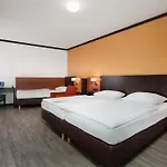 Trans World Hotel Donauwelle